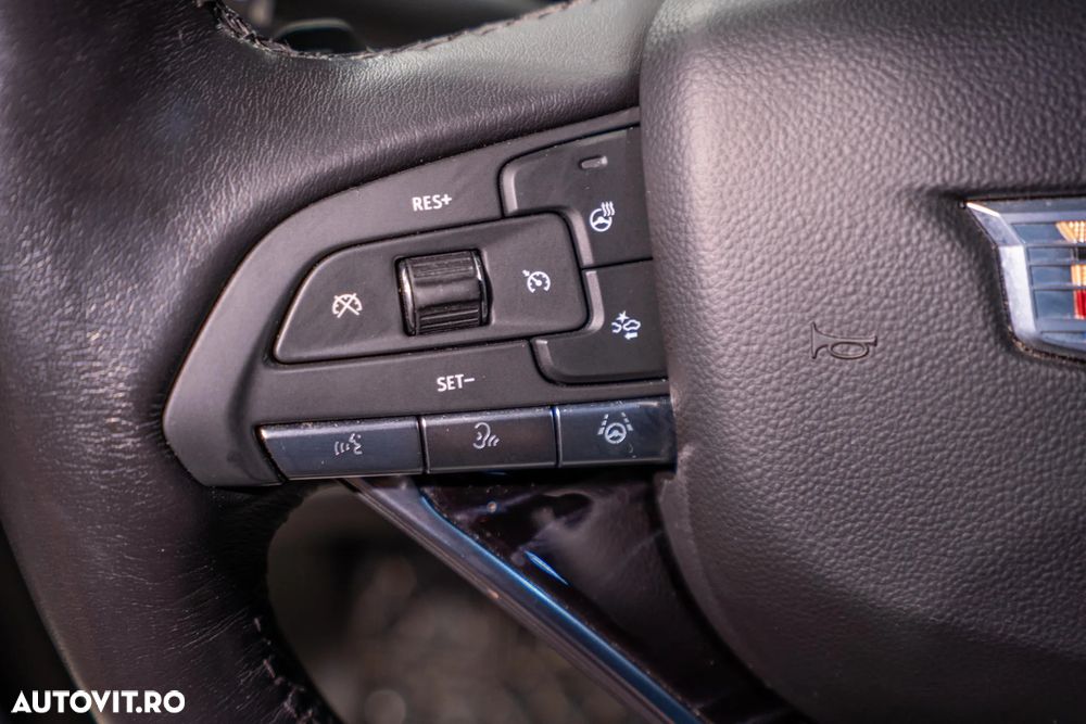Cadillac Escalade 6.2 V8 AWD AT Platinum - 32