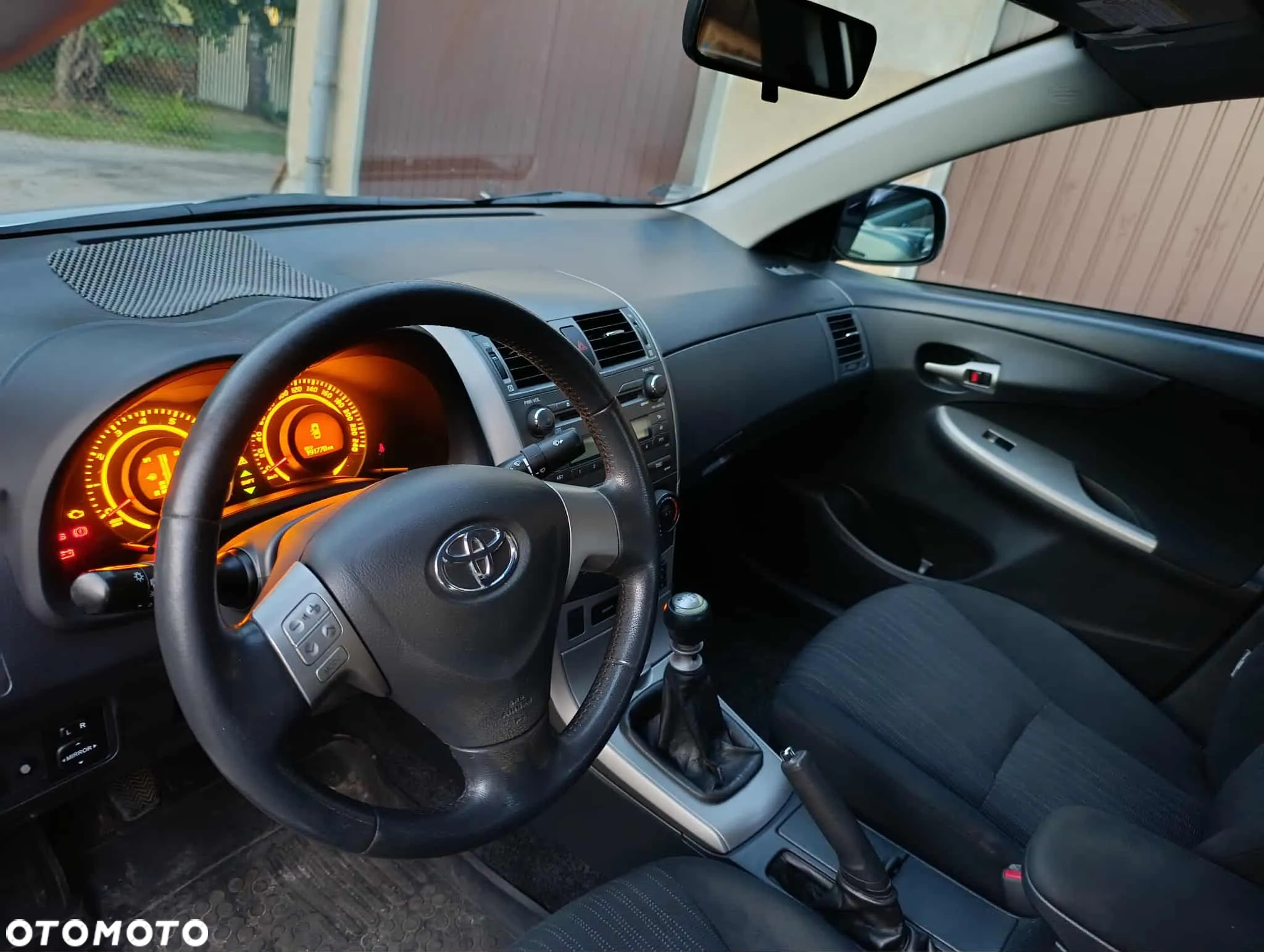 Toyota Corolla - 4