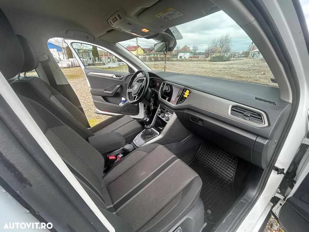 Volkswagen T-Roc - 9