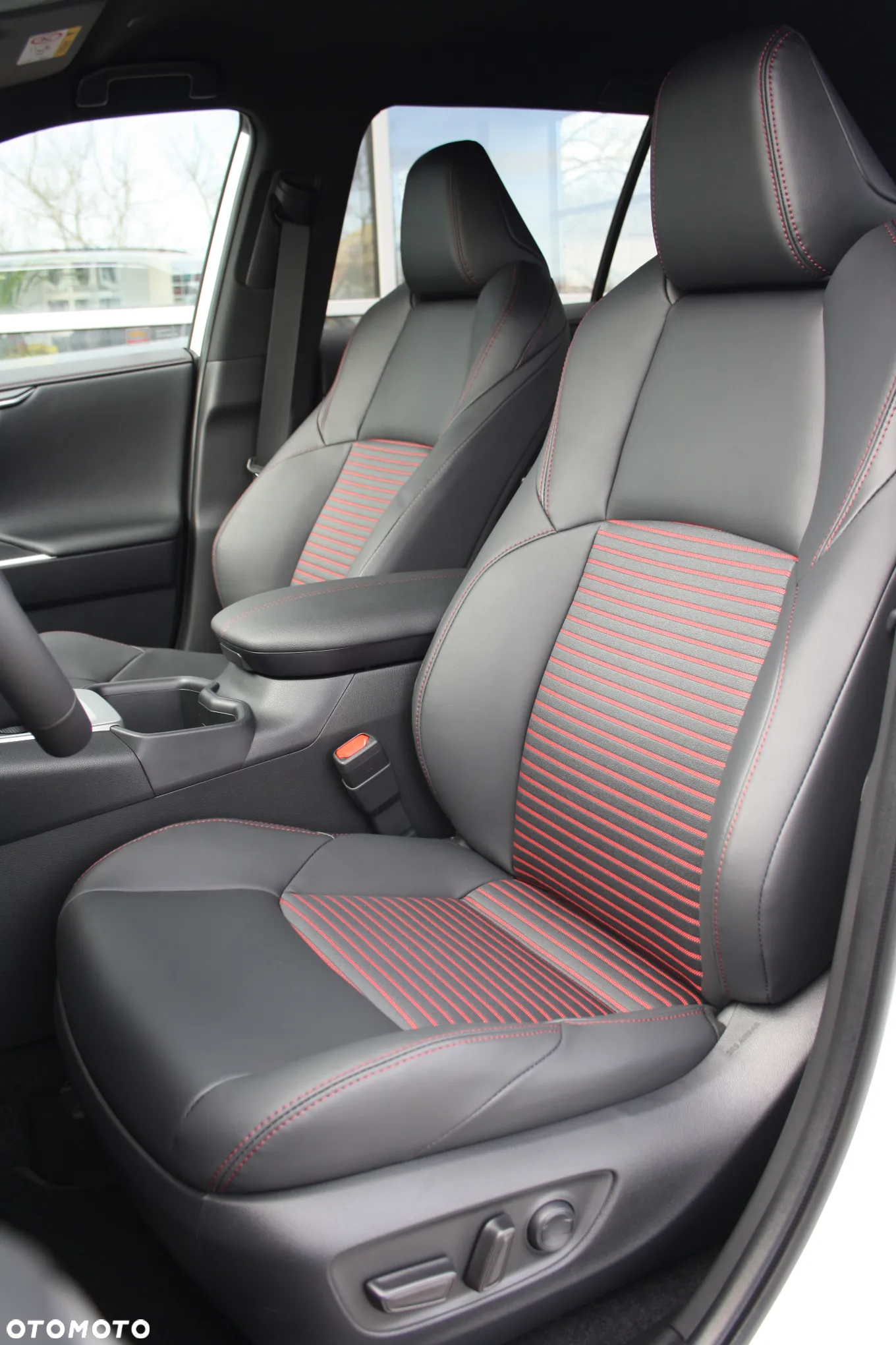 Suzuki Across 2.5 Plug-in Hybrid Elegance 4WD CVT - 17