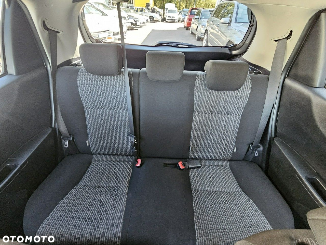 Toyota Yaris - 12