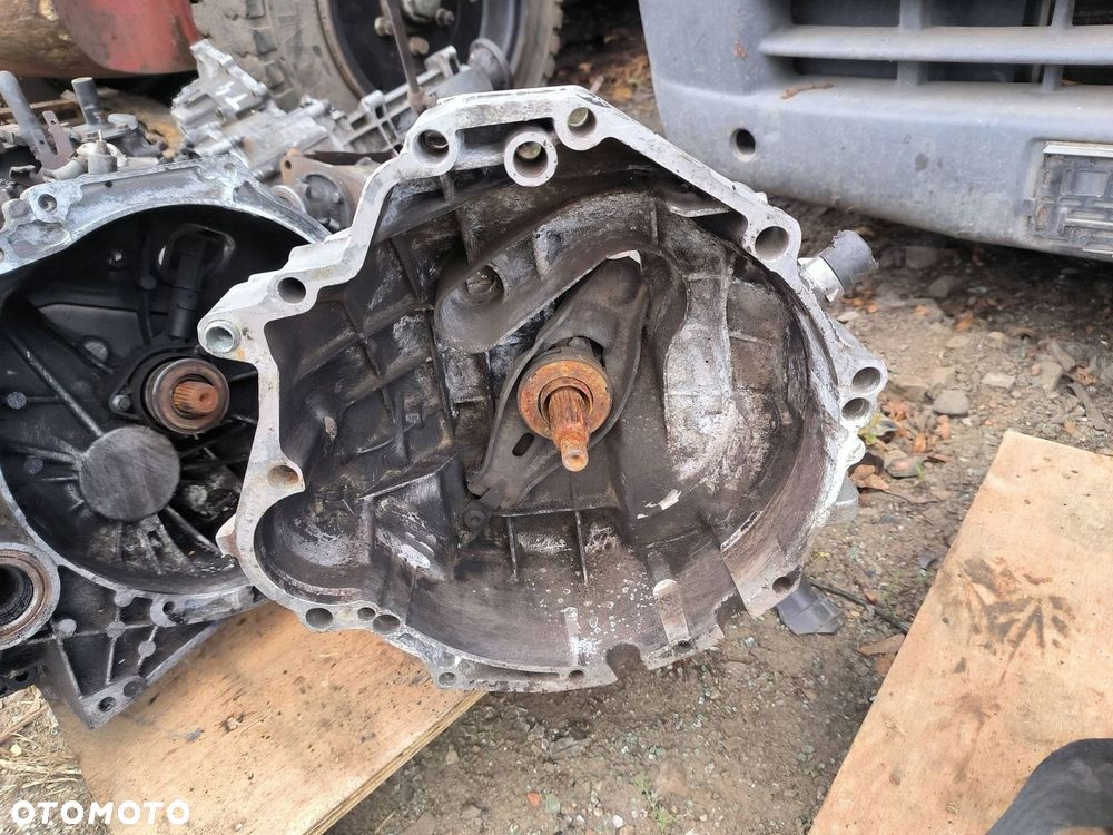 Skrzynia biegów Audi A6 C5 2.5 TDi 01e301103n