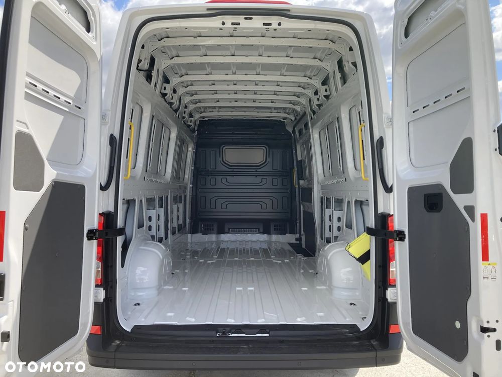 Volkswagen Crafter - 12