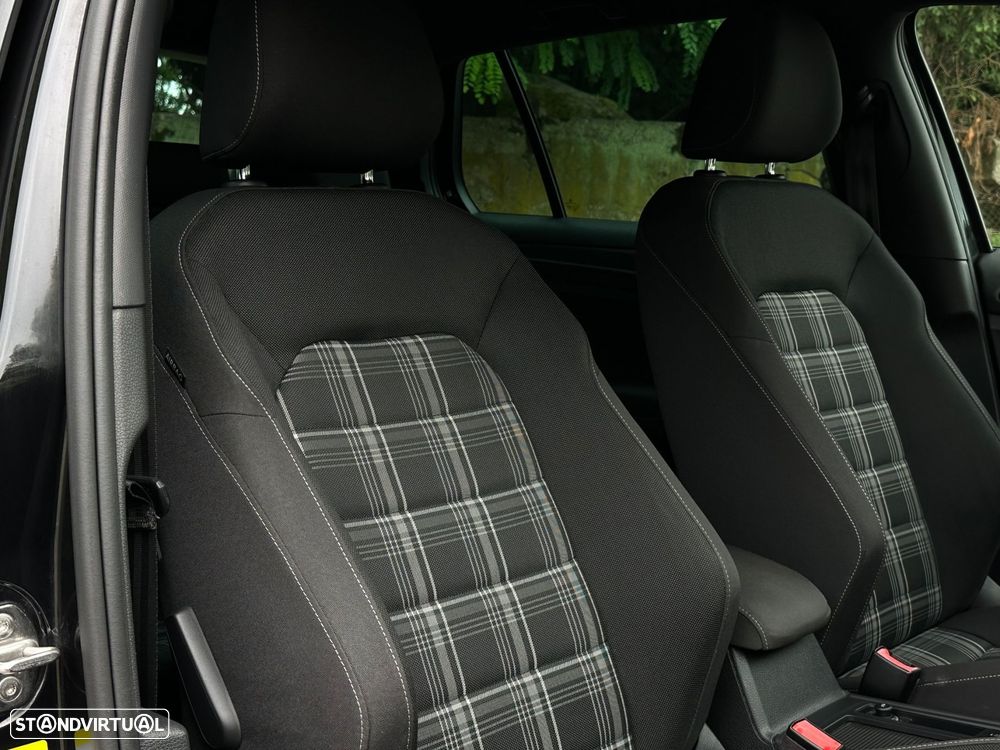 VW Golf 2.0 TDI GTD DSG - 25
