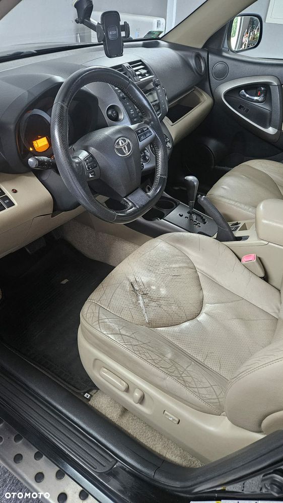 Toyota RAV4 2.2 D-CAT 2010 - 16