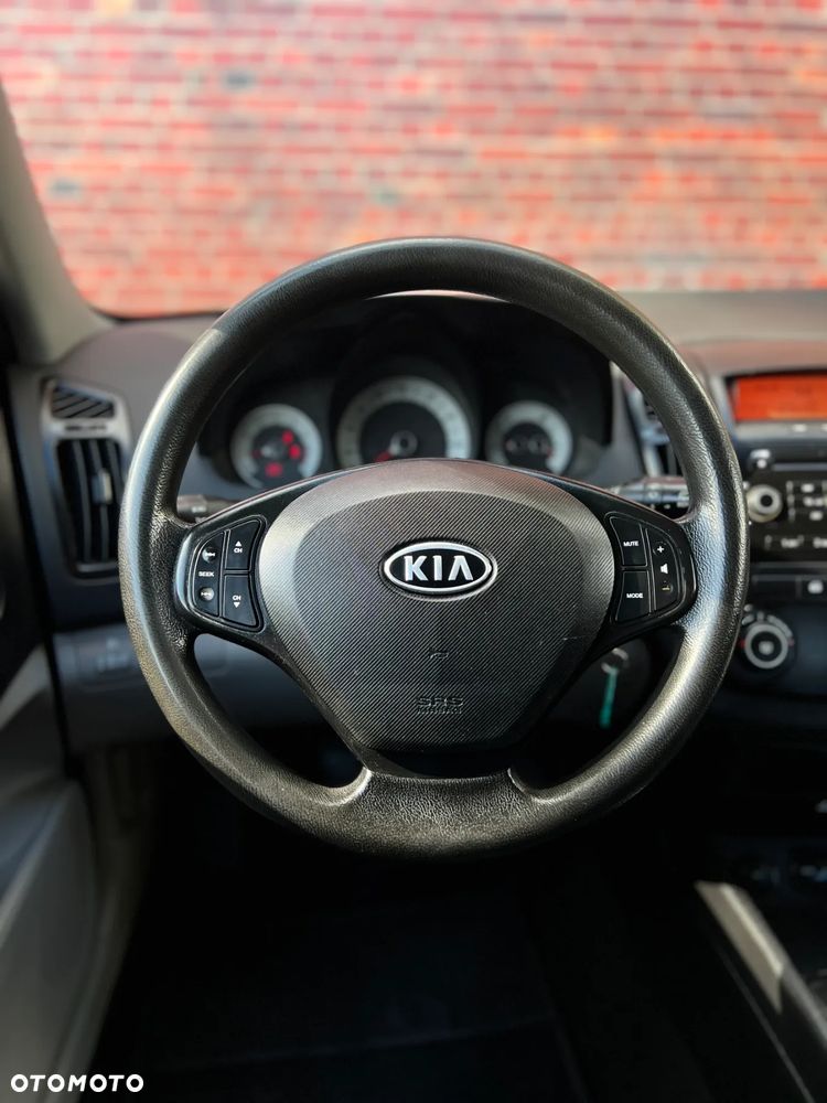 Kia Ceed - 26