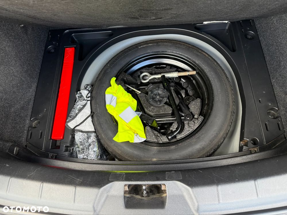 Volvo V40 D2 Kinetic - 25