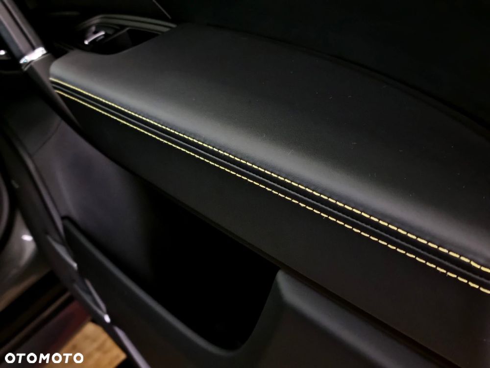 Porsche Cayenne - 26