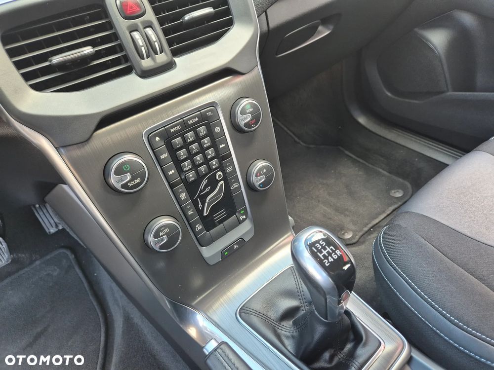 Volvo V40 D2 Momentum - 37