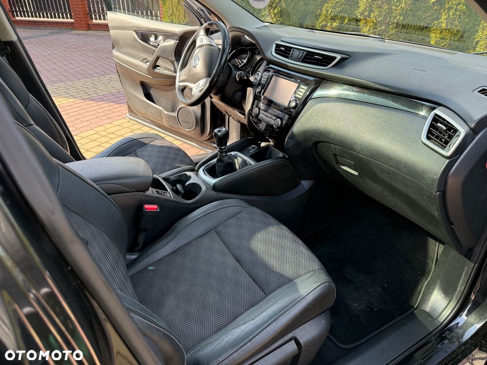 Nissan Qashqai 1.6 dCi DPF tekna - 17