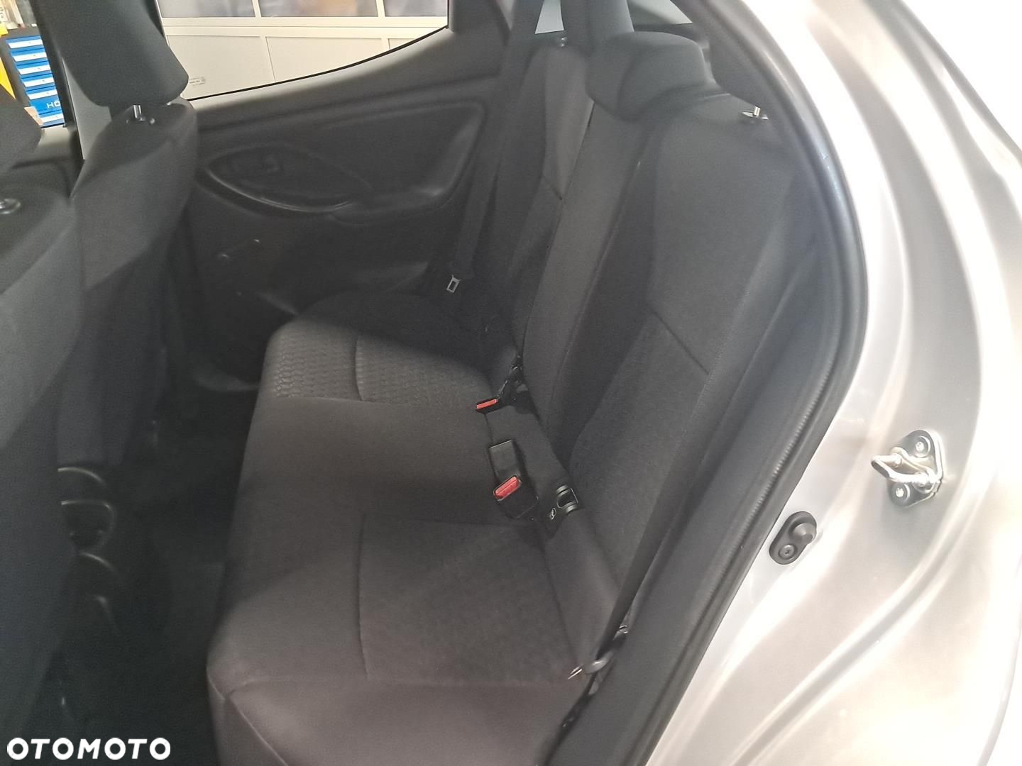Toyota Yaris 1.5 Comfort CVT - 14