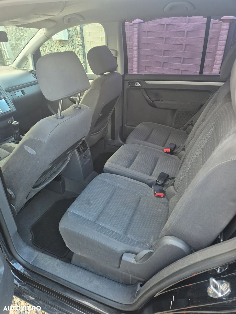 Volkswagen Touran - 15