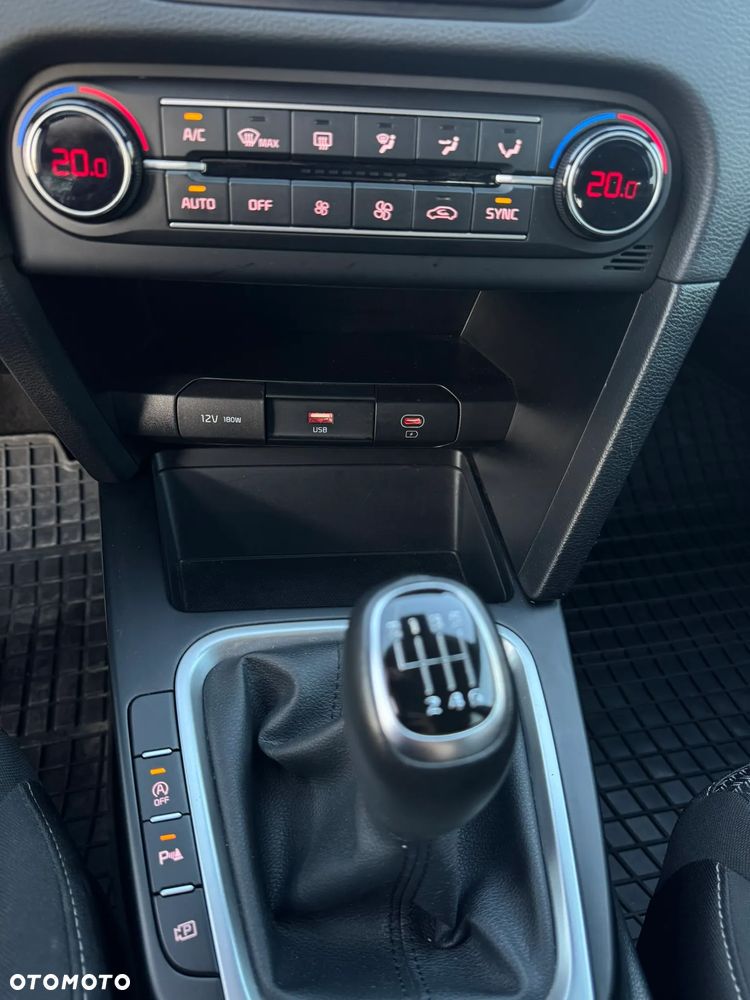 Kia Ceed 1.5 T-GDI M - 22