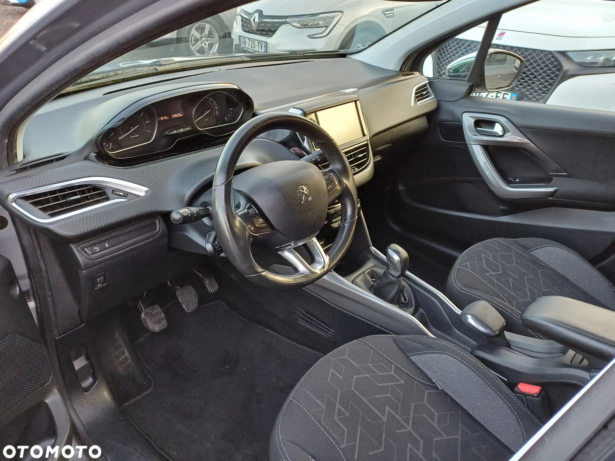Peugeot 2008 1.2 Pure Tech Style - 11