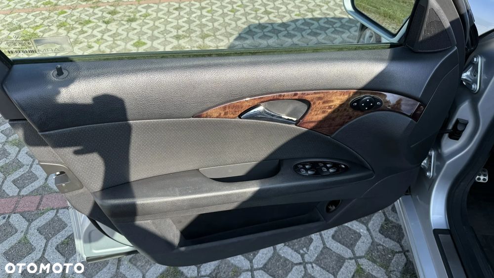 Mercedes-Benz Klasa E 200 Kompressor Automatik Classic - 11