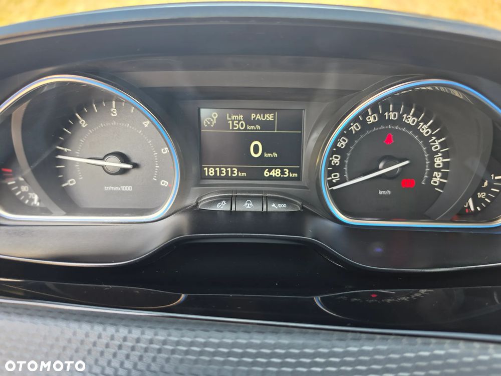 Peugeot 2008 1.6 BlueHDi Allure - 19