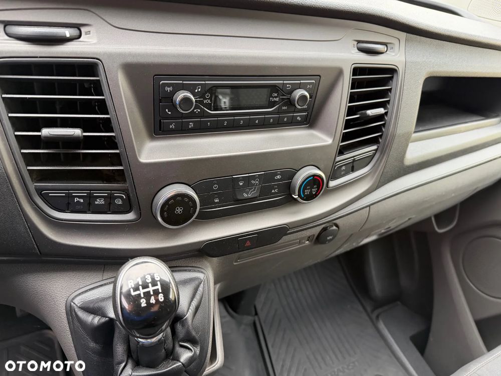 Ford TRANSIT CUSTOM - 18