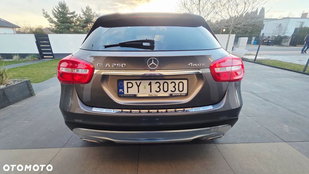 Mercedes-Benz GLA 250 4-Matic - 6