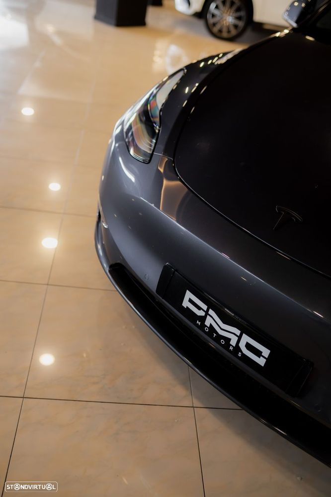 Tesla Model Y Long Range Dual Motor AWD - 12