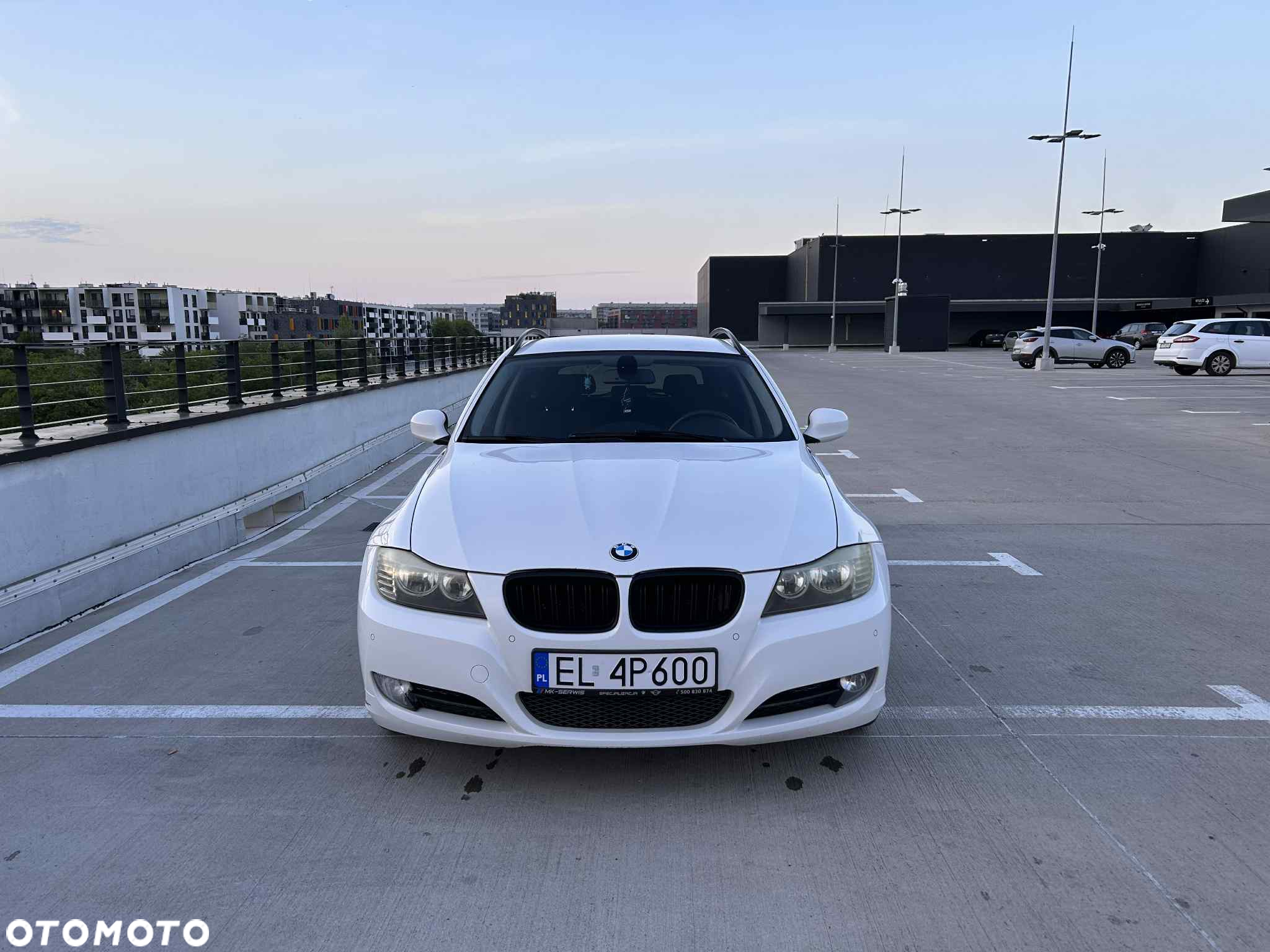 BMW Seria 3 318d DPF Touring - 4