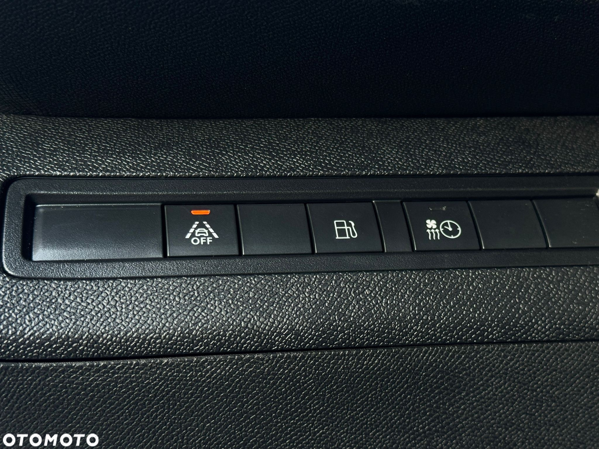 Peugeot 3008 1.6 PureTech HYbrid GT Line S&S EAT8 - 19