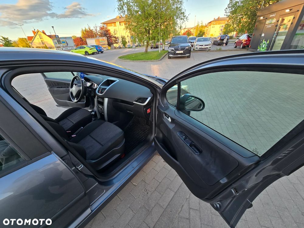 Peugeot 207 - 10