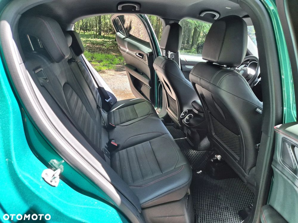 Alfa Romeo Stelvio 2.0 Turbo Tributo Italiano Q4 - 31
