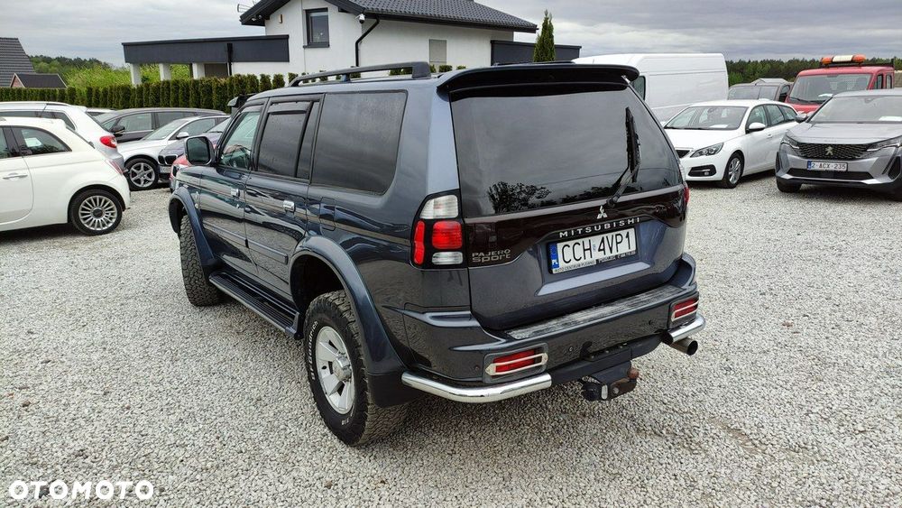 Mitsubishi Pajero - 18