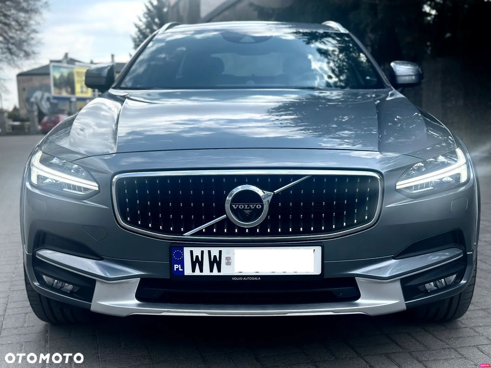 Volvo V90 Cross Country D5 AWD Pro - 2