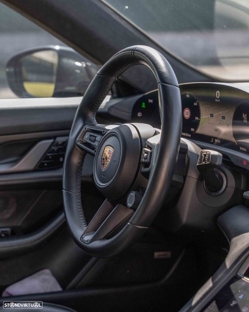 Porsche Taycan Turbo S - 55