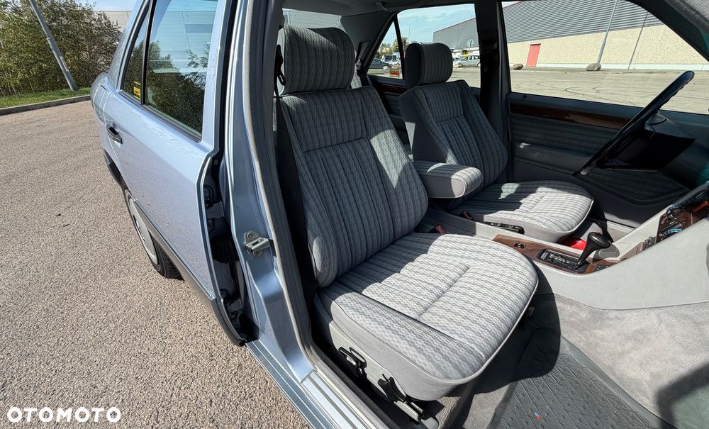 Mercedes-Benz W124 (1984-1993) - 37