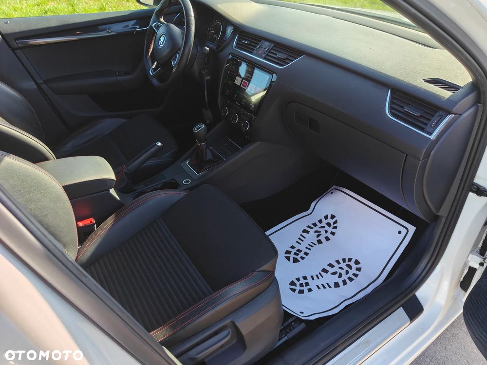 Skoda Octavia 2.0 TDI (Green tec) RS - 25