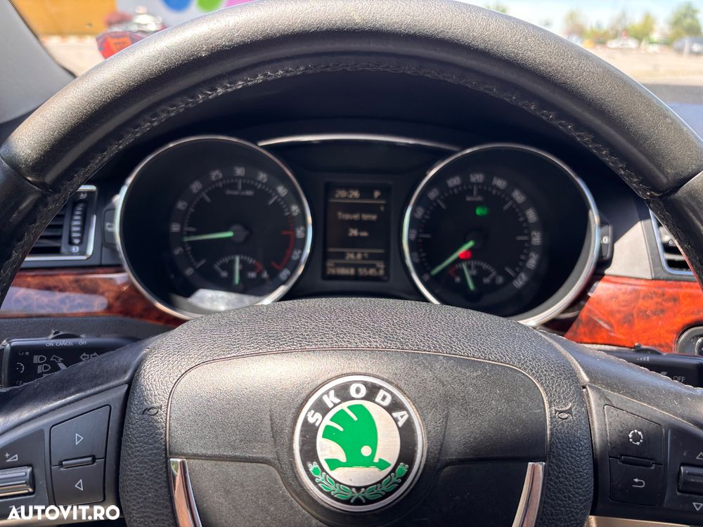 Skoda Superb 2.0 TDI Elegance DSG - 5