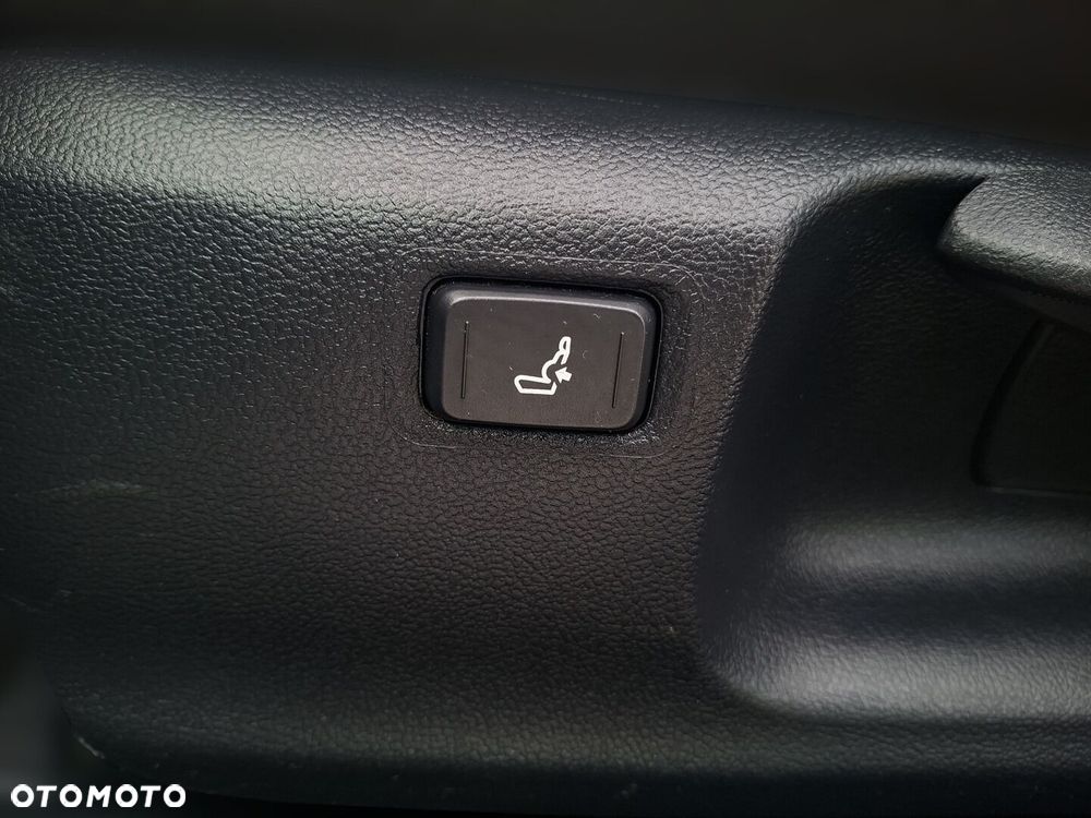 Toyota Corolla - 23