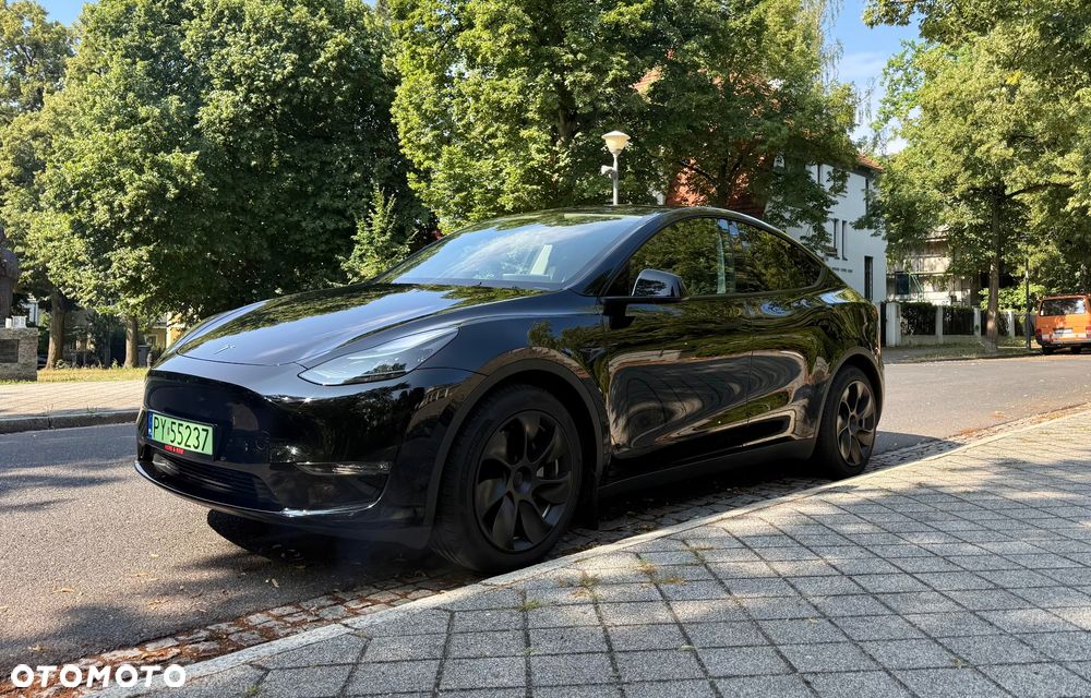 Tesla Model Y - 3