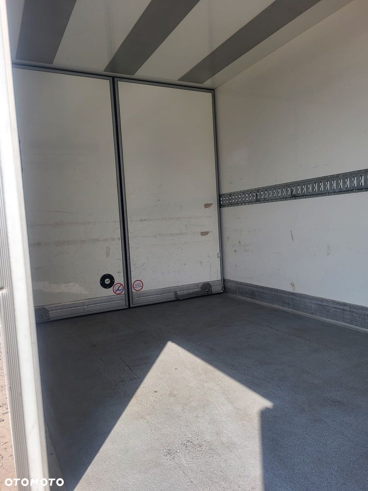 Iveco Daily 35C13 2015r IZOTERMA CHŁODNIA 230V MROŹNIA AGREGAT Bliźniaki - 8