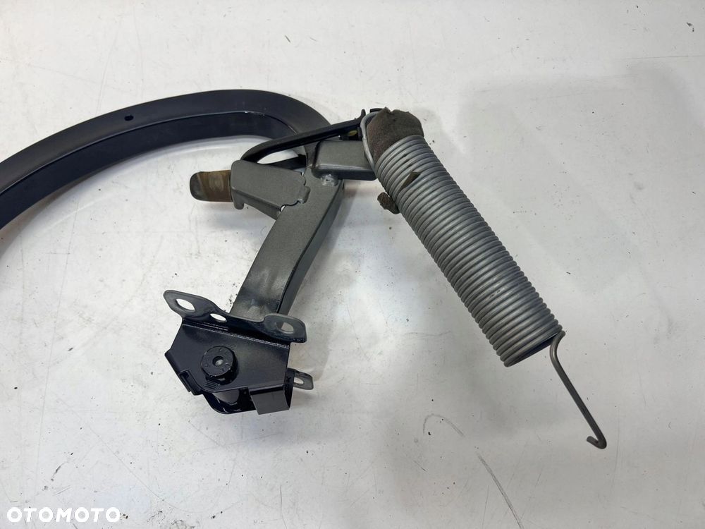 ZAWIAS KLAPY LEWY TYŁ SEDAN AUDI A4 B9 8W5827301A - 1