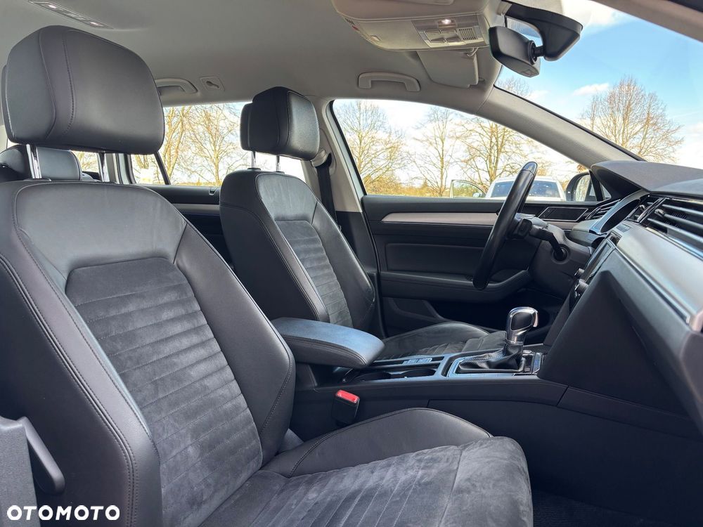 Volkswagen Passat - 31