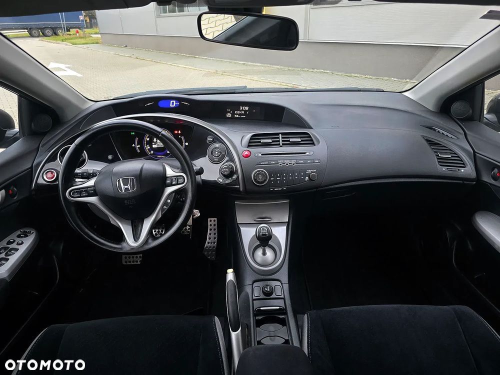 Honda Civic 1.8 GT Special Edition - 23