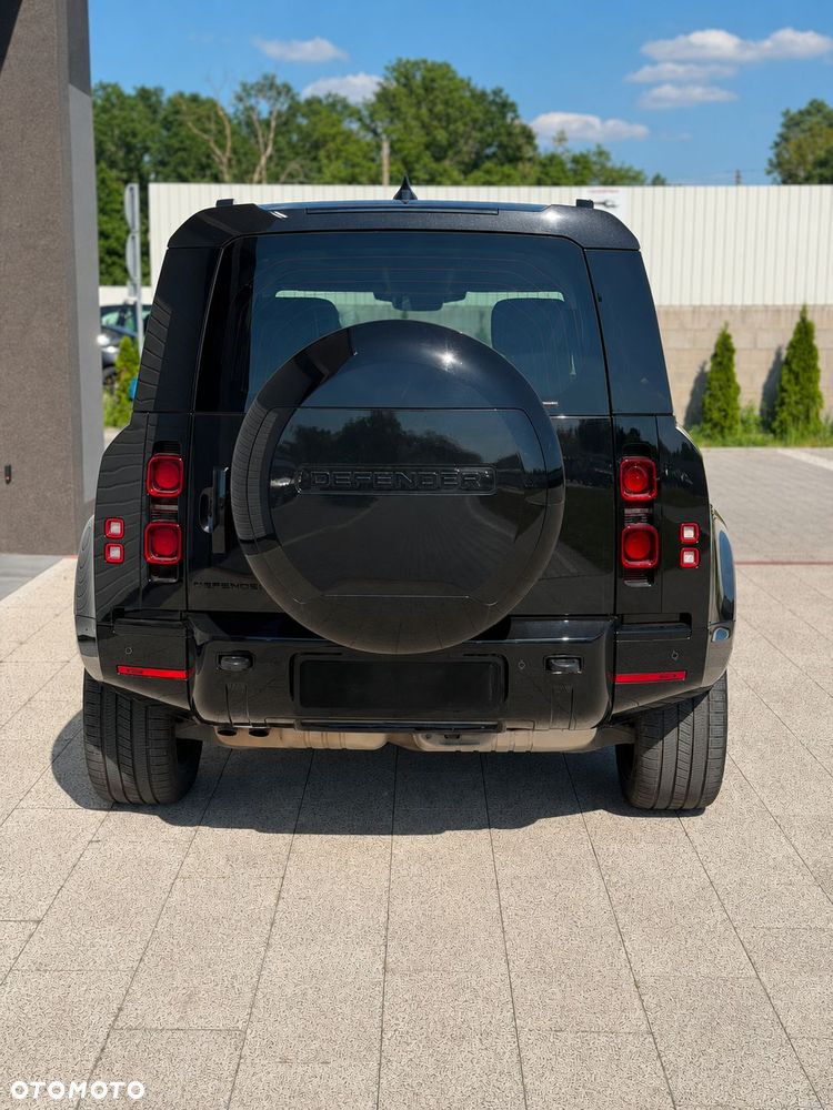 Land Rover Defender - 4