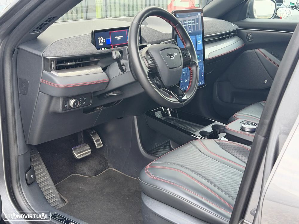 Ford Mustang Mach-E AWD PREMIUM - 9