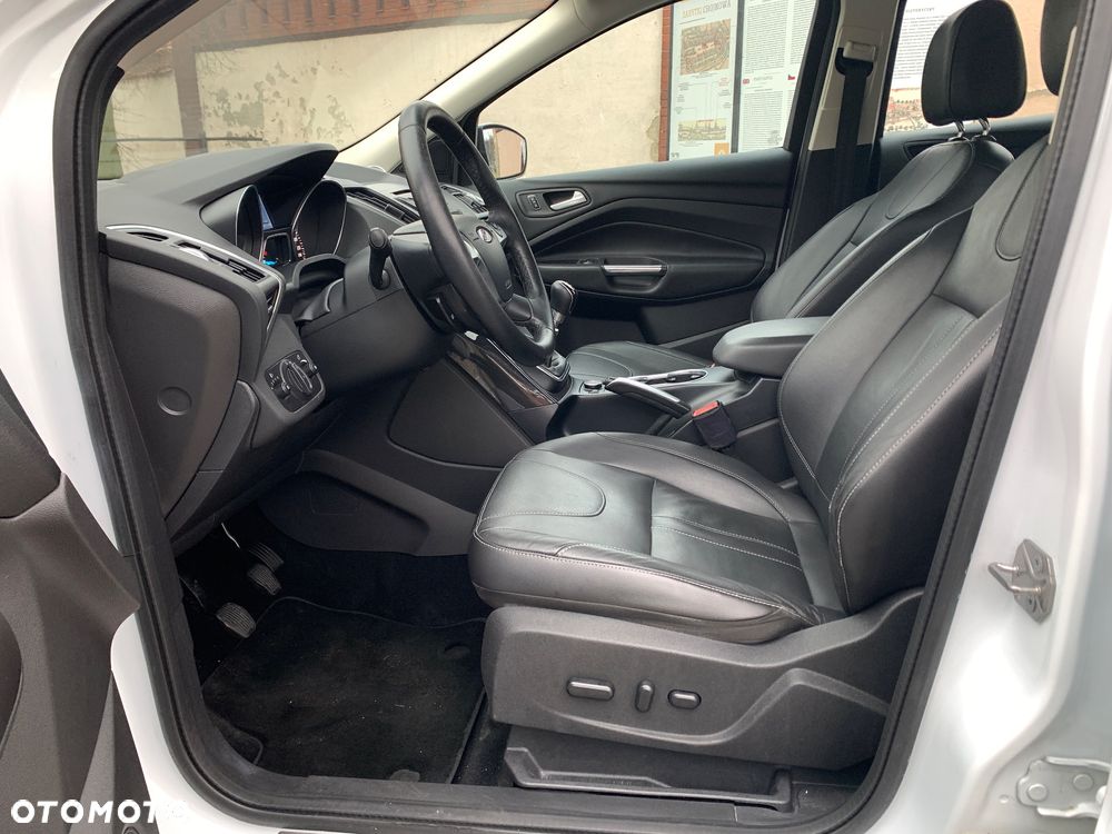 Ford Kuga 2.0 TDCi 2x4 Titanium - 19