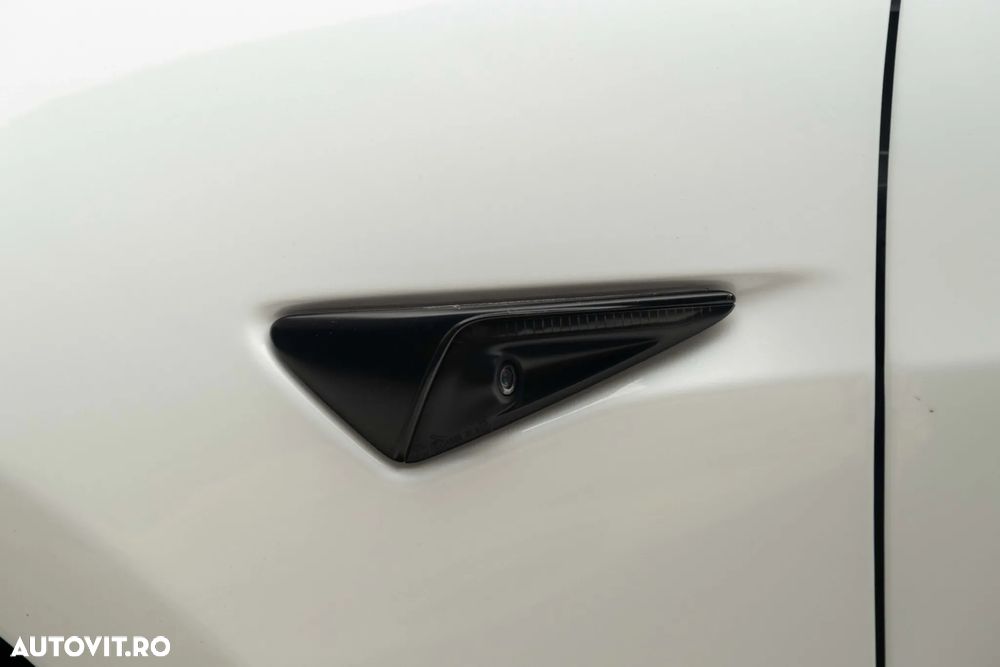 Tesla Model 3 Performance - 33