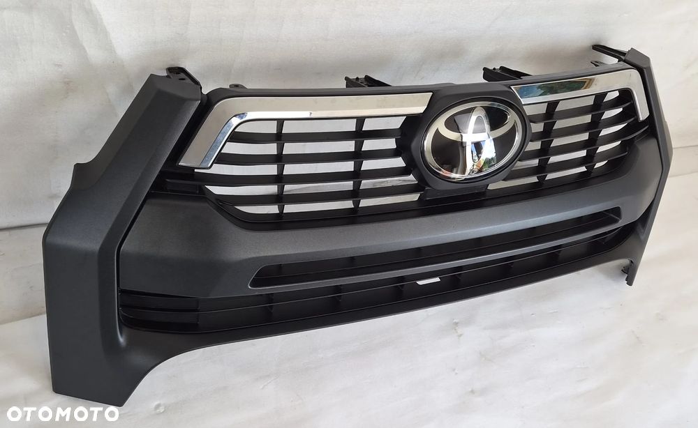 GRILL ATRAPA TOYOTA HILUX VIII LIFT 2021- 53100-YP270 - 3