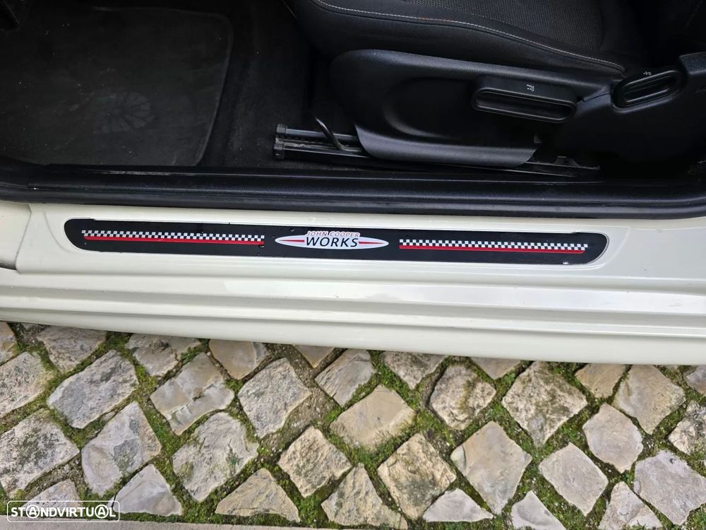 MINI 3 Portas Cooper D - 10