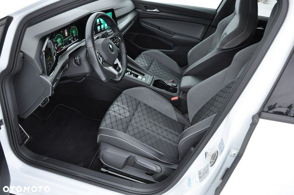 Volkswagen Golf - 10