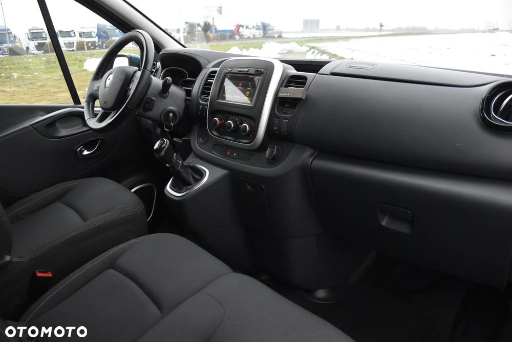 Renault Trafic Grand 2.0 dCi - 15