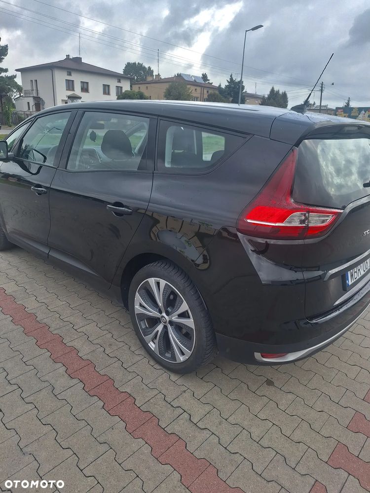 Renault Grand Scenic - 10
