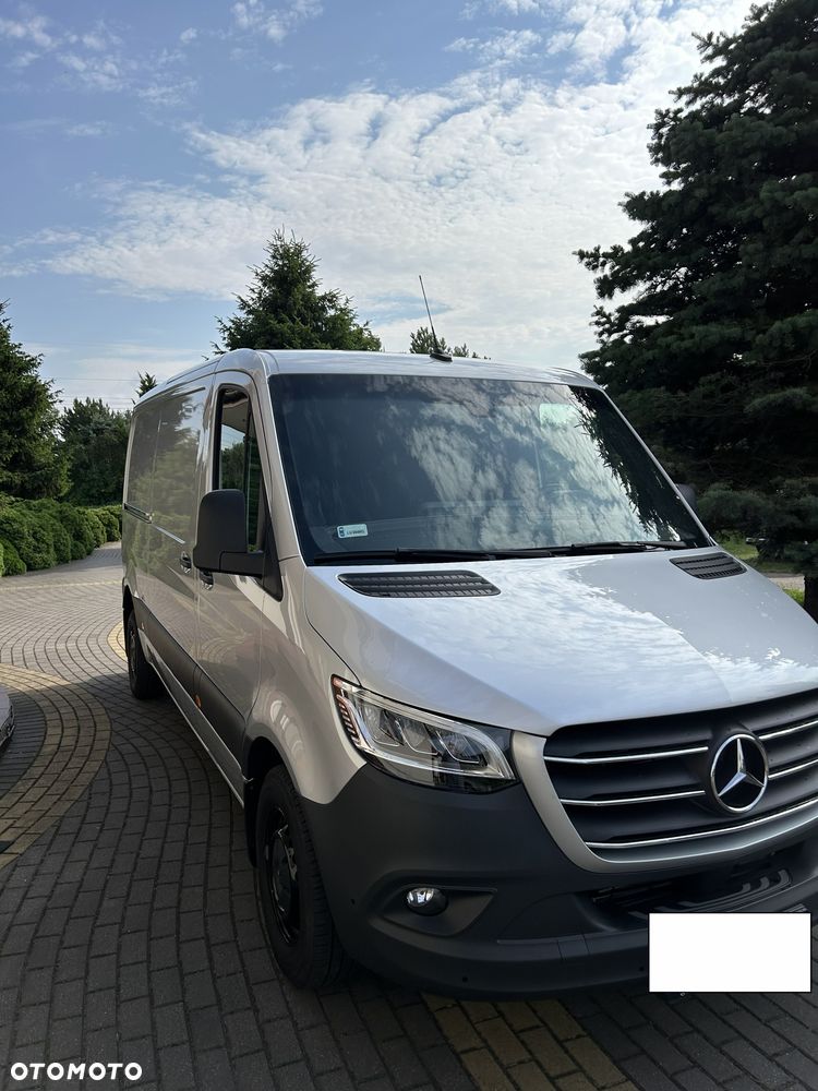 Mercedes-Benz Sprinter - 2
