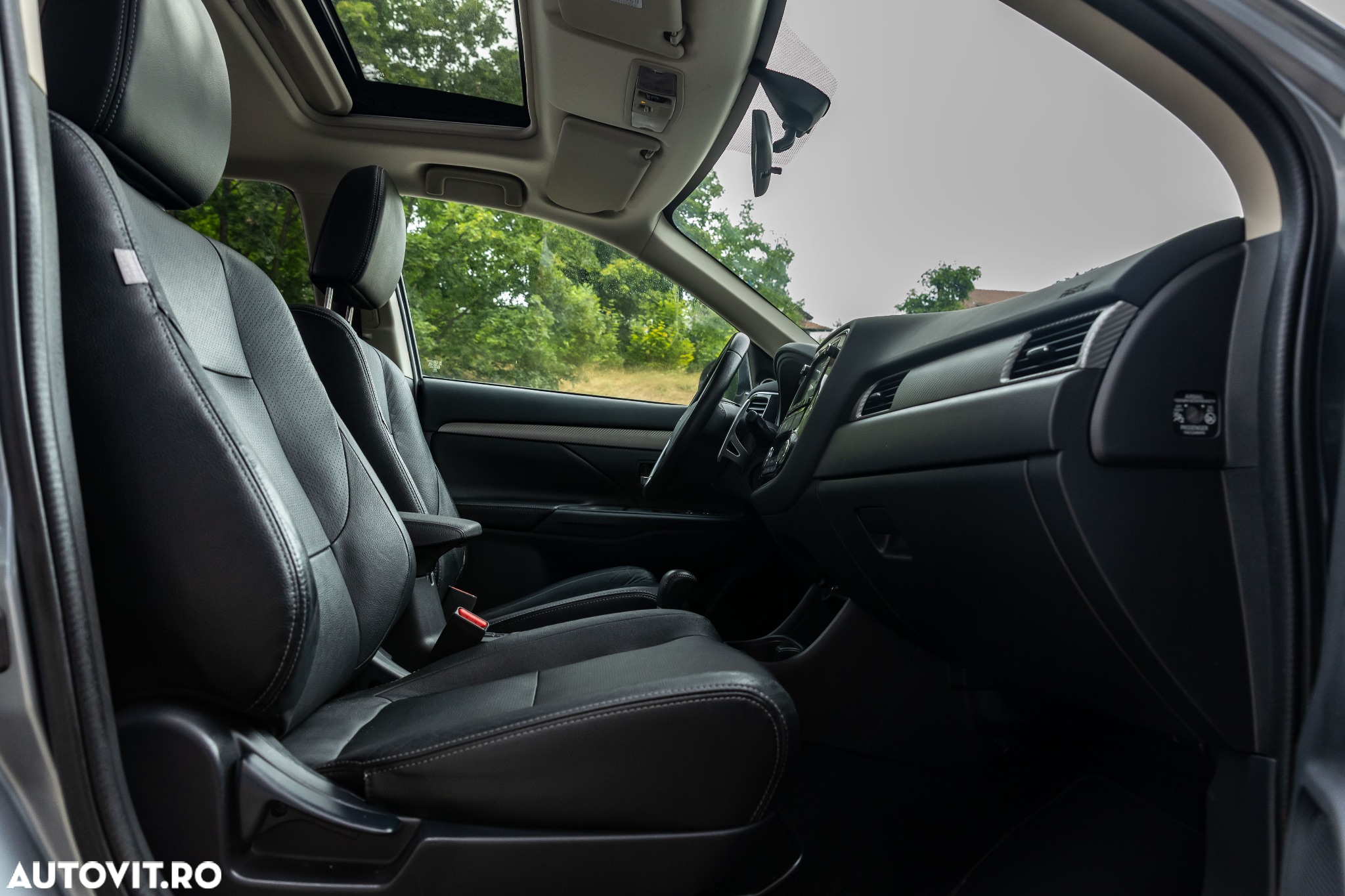 Mitsubishi Outlander 2.2 Litre 4WD DI-D Intense - 24